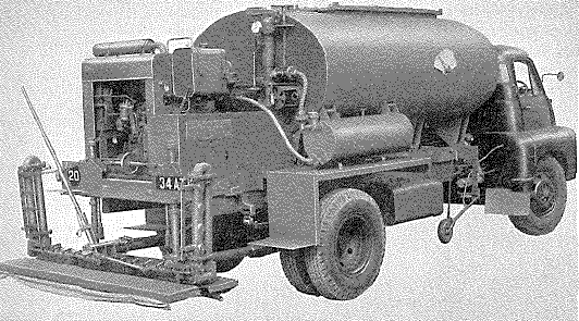 Phoenix Bitumen/water distributor, 1,000 gal, Model F (truck mounted) - from rear