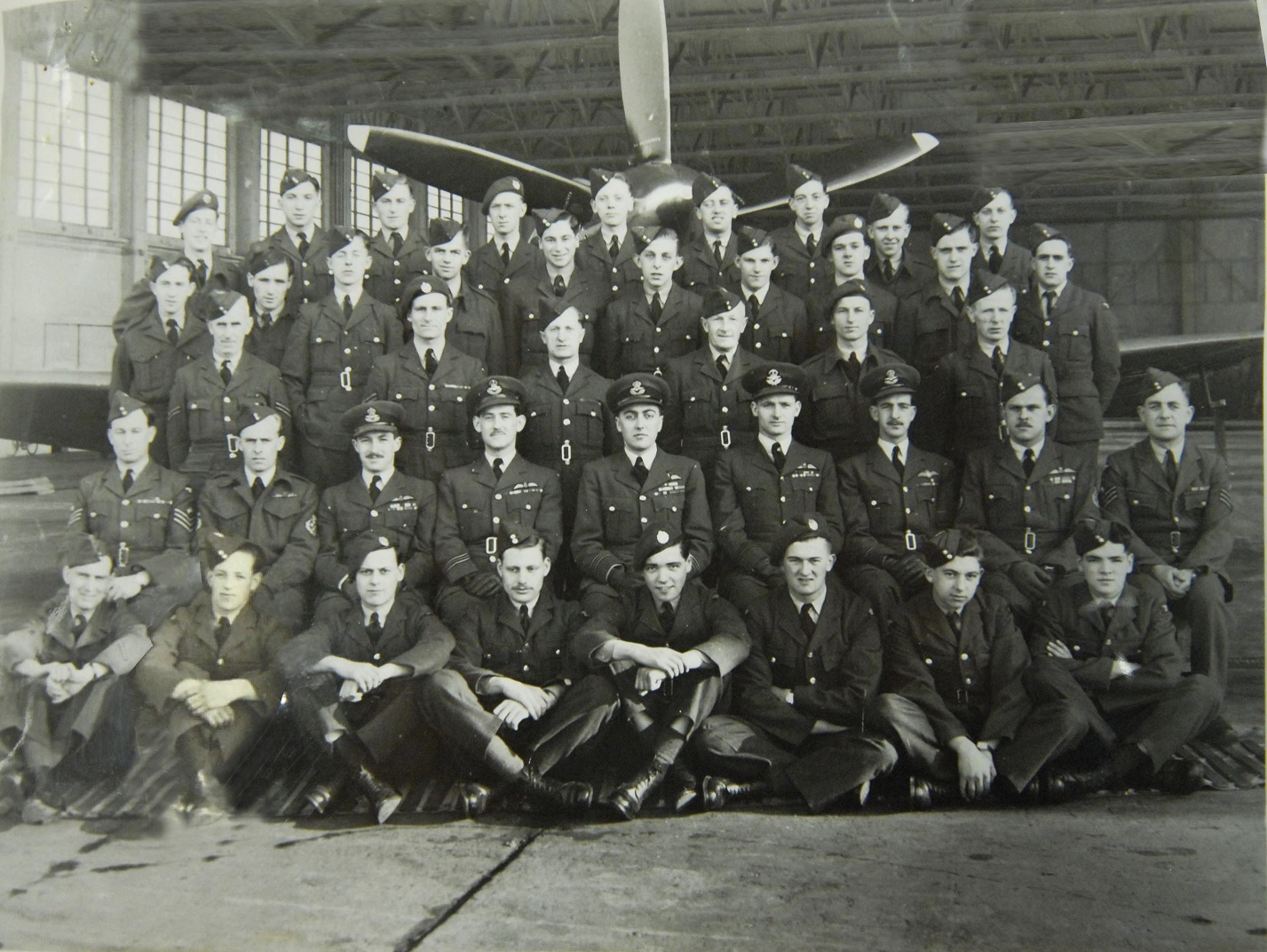 Personnel (possibly one flight) of No 541 Squadron