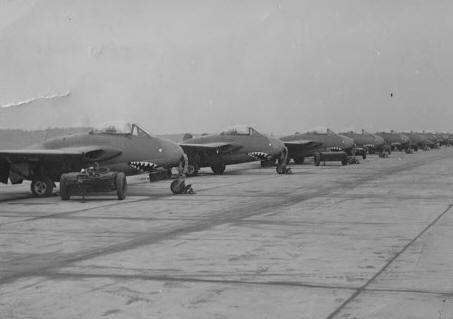Vampire FB Mk 4s of No 112 Sqn prior to re-equipping with Sabre