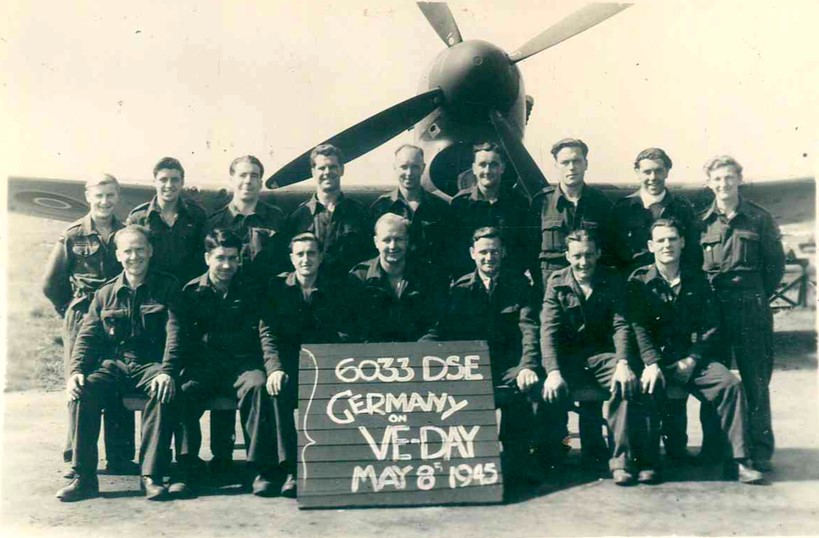 May 1945 - Glyn Cleaves front 3rd from left
