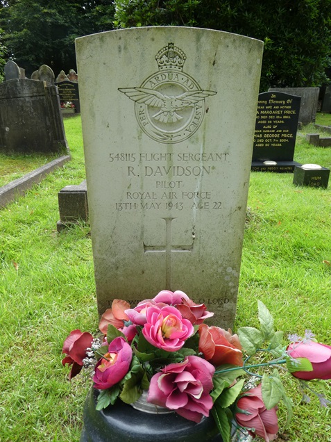 DAVIDSON, RICHARD  (548115)  RAF; age: 22