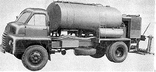 Phoenix Bitumen/water distributor, 1,000 gal, Model F (truck mounted) - from front