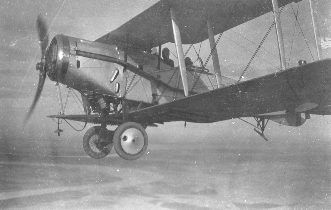 Bristol F2B, H1668 served with No 6 Squadron from November 1921 to January 1924 and was then returned the manufacturers for reconditioning into a dual control machine and later served with the School of Army Co-operation from April 1927 to June 1928.